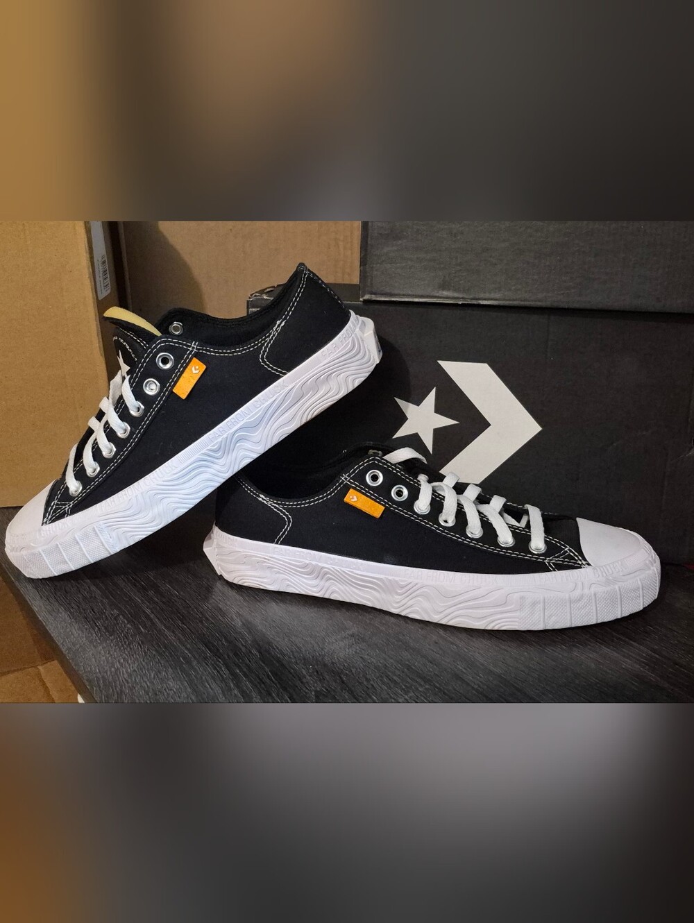 Converse Men's Black Low-Top Canvas Sneakers